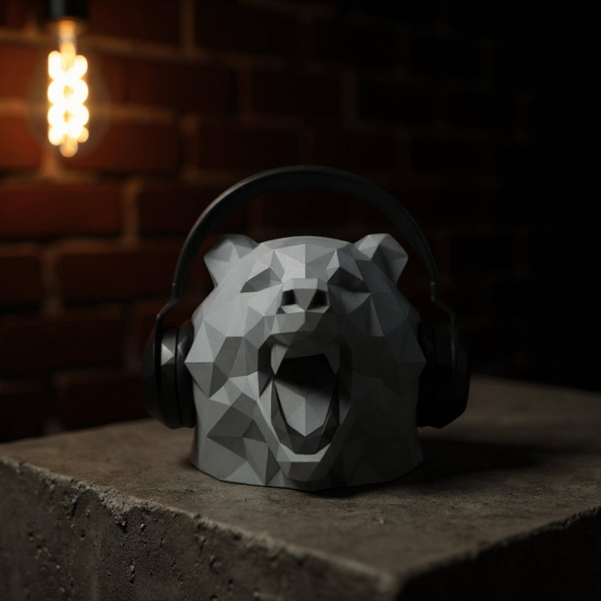 Low-Poly Bear Headphone Holder – Modern Desk Decor – 3D printed headphone stand detail 4