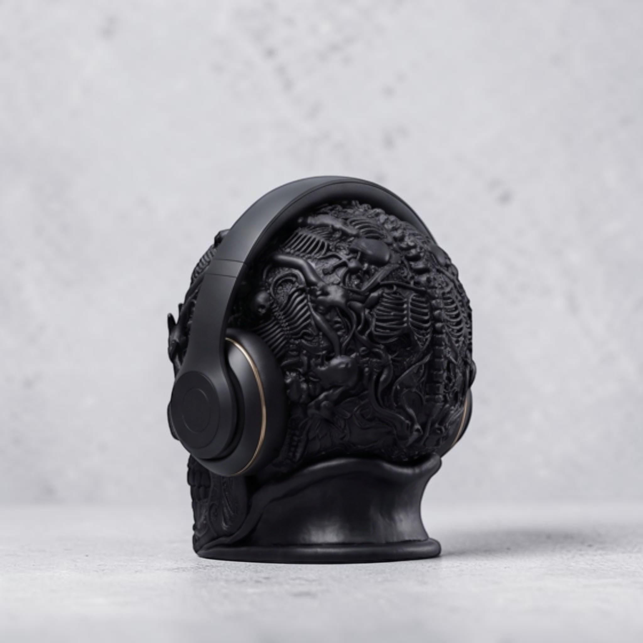 Gothic Skull Headphone Stand – Dark Academia Desk Decor – 3D printed headphone stand detail 8