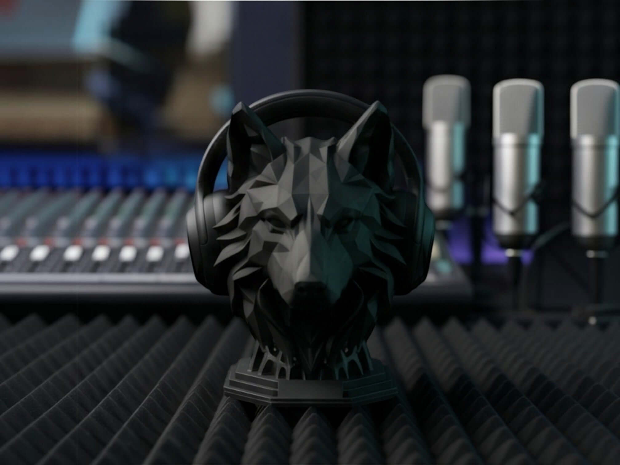 Geometric Wolf Headphone Stand – Matte Black Minimalist Edition – 3D printed headphone stand detail 1