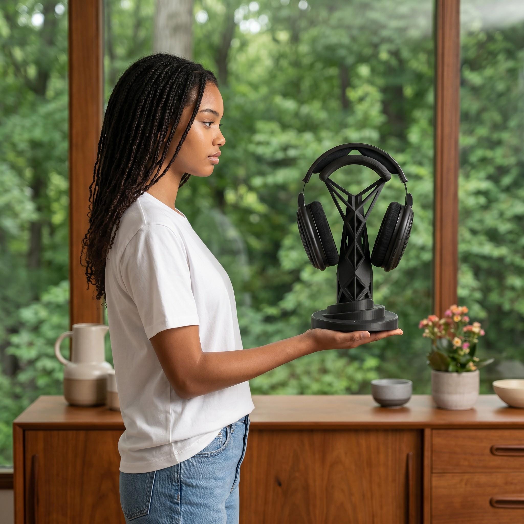 Geometric Headphone Stand – 3D Printed Black Gaming Desk Organizer – 3D printed headphone stand detail 5