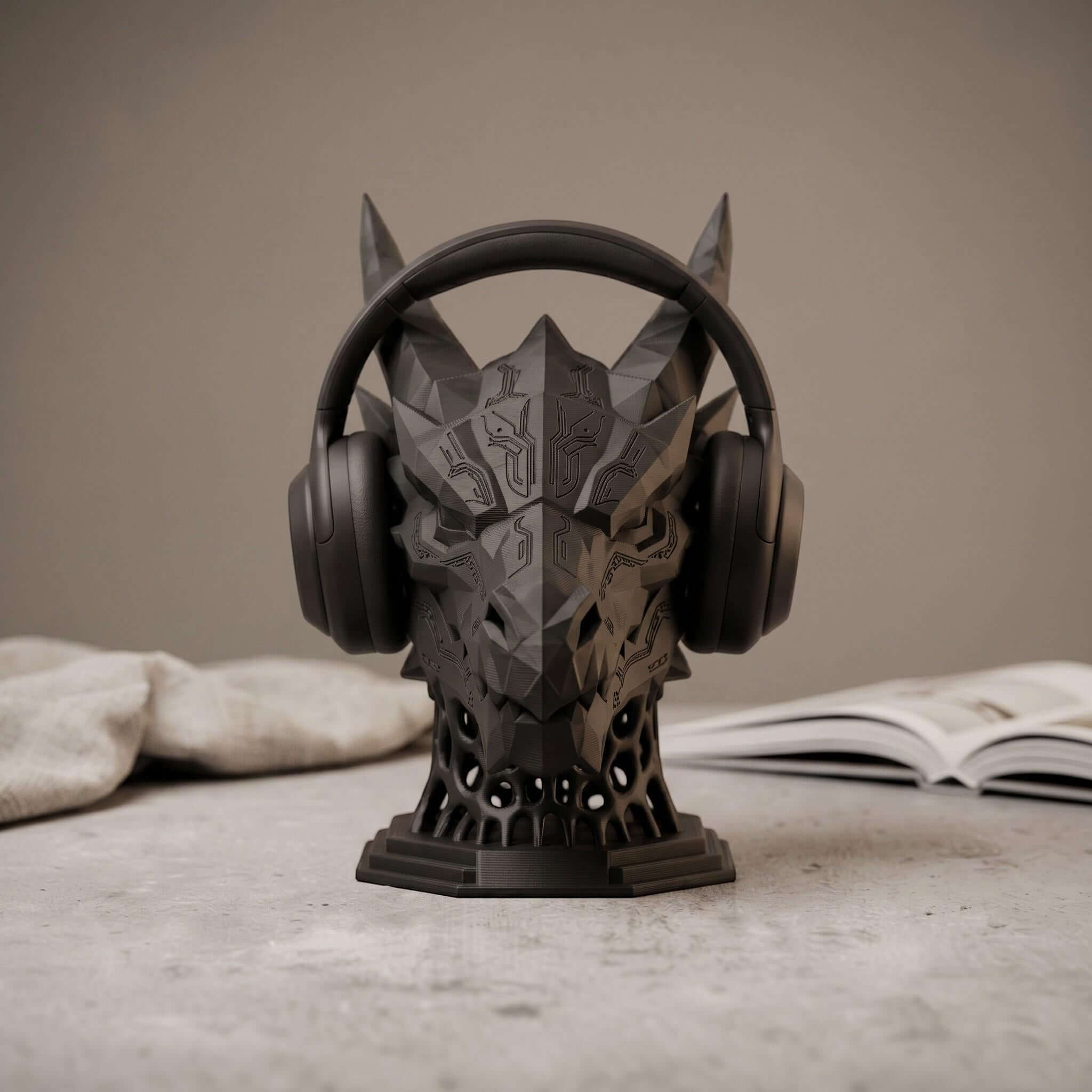 Geometric Dragon Headphone Stand – Matte Black Minimalist Edition – 3D printed headphone stand detail 3