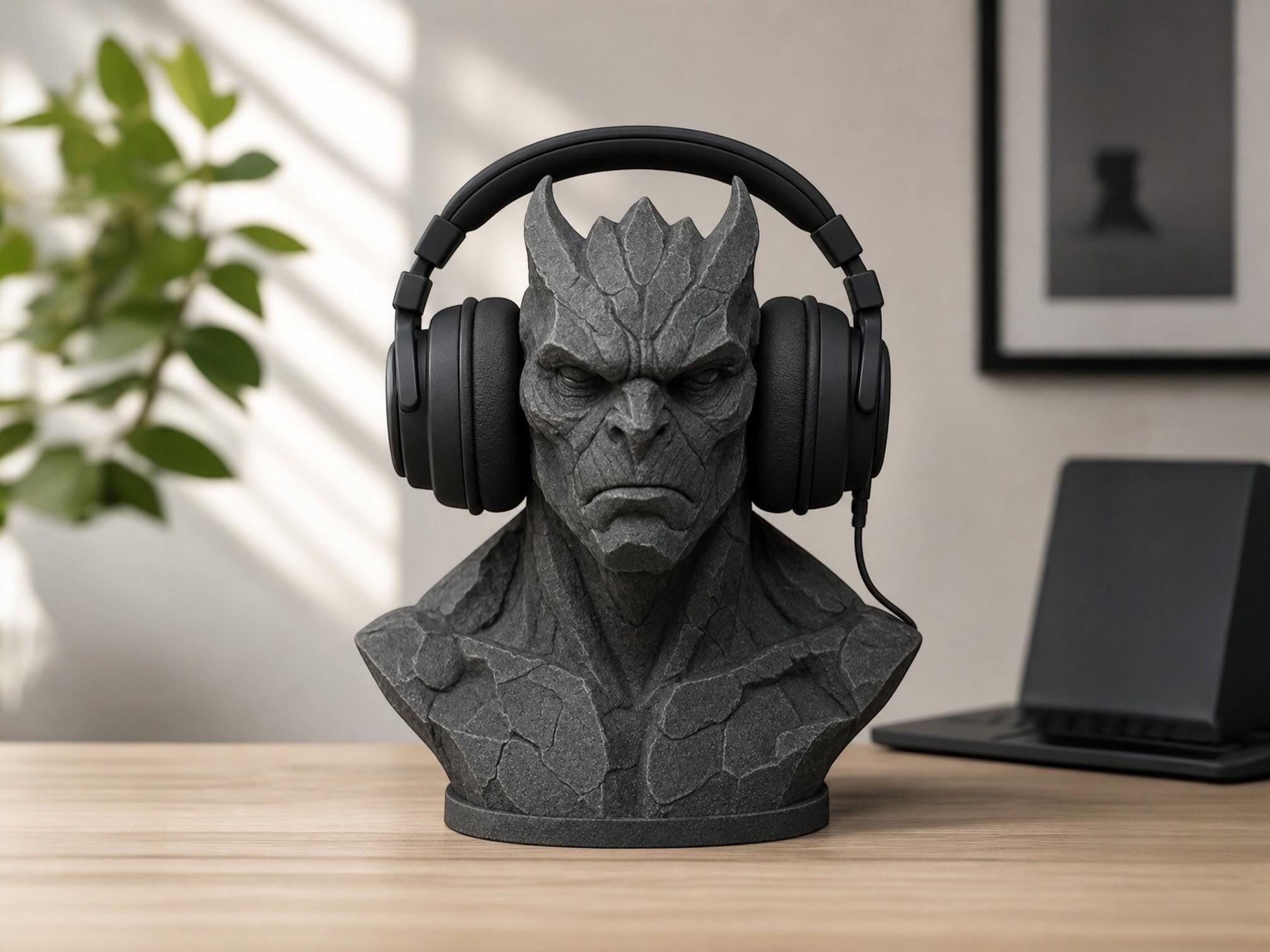 3D Printed Gargoyle Headphone Stand, Gaming Desktop Accessory – 3D printed headphone stand detail 1