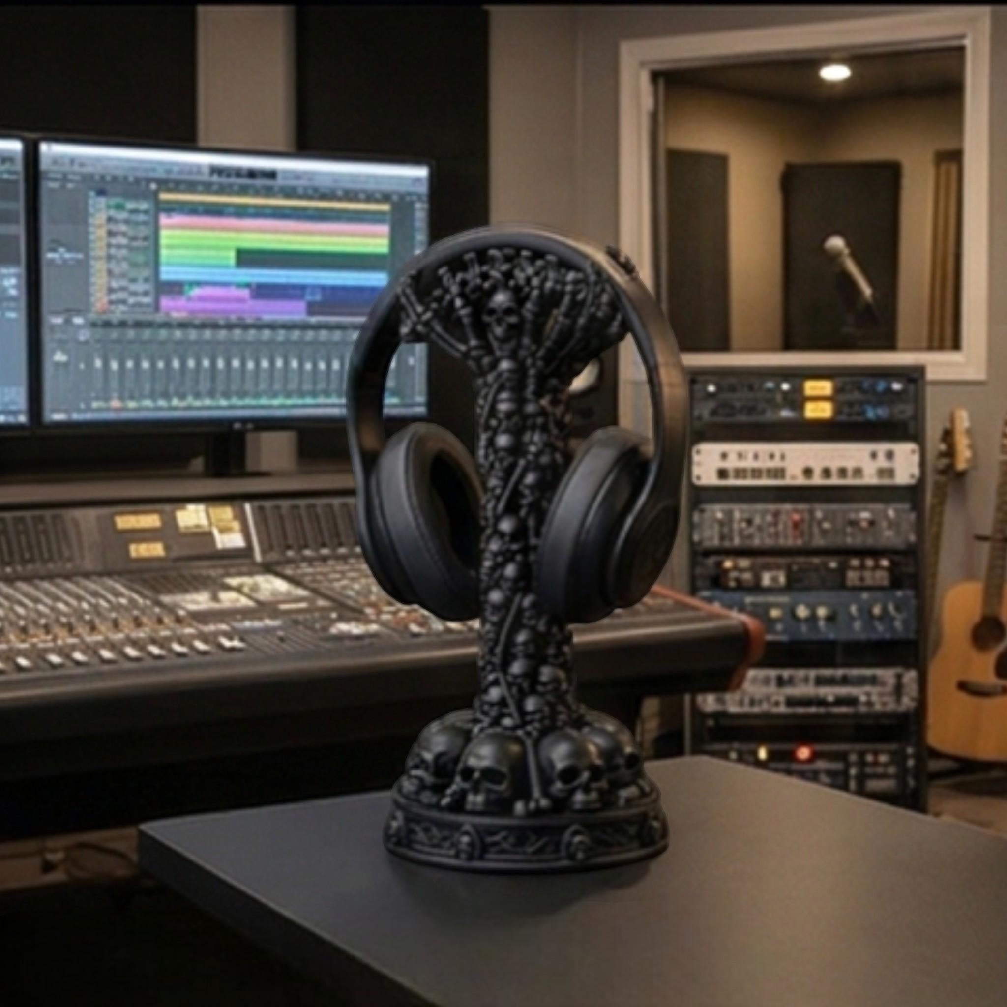 Skull Column Headphone Stand – Gothic Gaming Desk Decor – 3D printed headphone stand detail 7